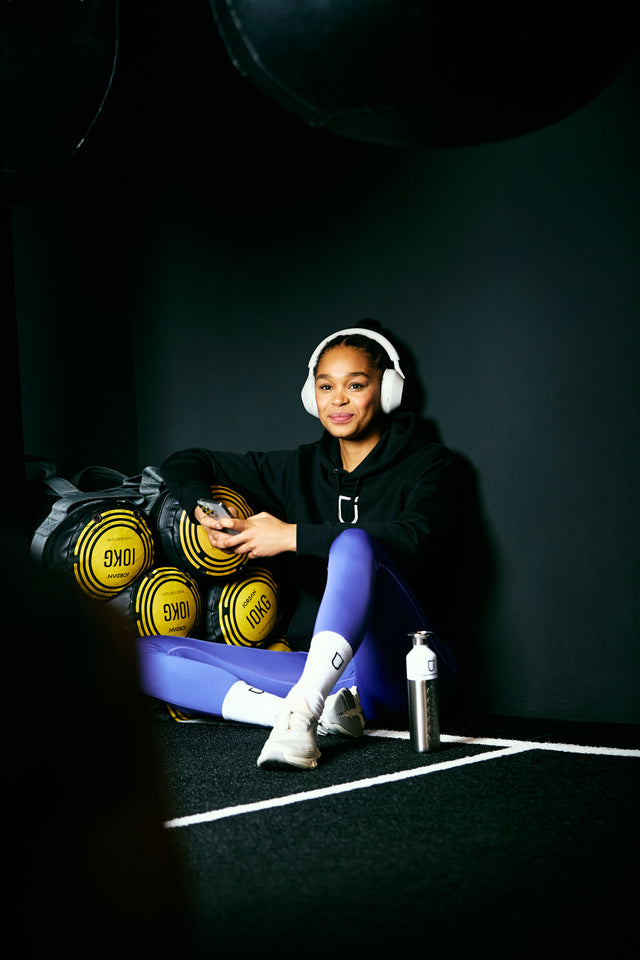 Gift Bundle "Urban Sports Club Membership and Club Hoodie (Black)"