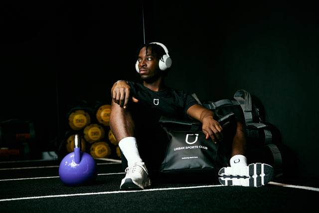 Gift Bundle "Urban Sports Club Membership and Men's Club Performance Shirt"