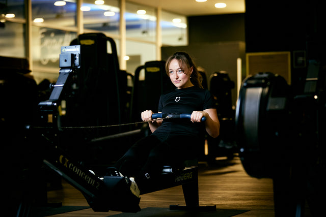 Gift Bundle "Urban Sports Club Membership and Women's Club Performance Shirt"